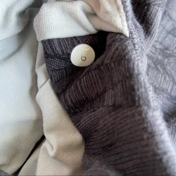 Lululemon Savasana Wrap coal/black pencil sketch size 6 - Picture 4 of 7
